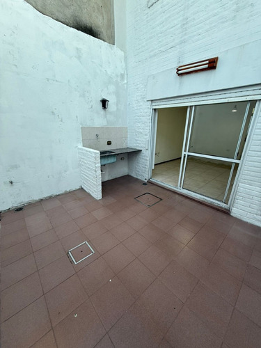 En Alquiler Duplex 2 Amb Tipo Casa En Mb Ubic. Y Estado En Lanus (459)