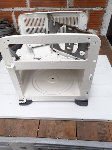 Gabinete Chasis Carcasa Microondas Sharp R-142da(k) (Usado)