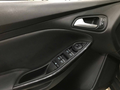 Ford Focus 2.0 Titanium Fastback 16v Flex 4p Powershift