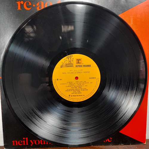 Imagem 4 de 6 de Vinil Lp Neil Young Crazy Horse Re Ac Tor Reactor Bom Estado