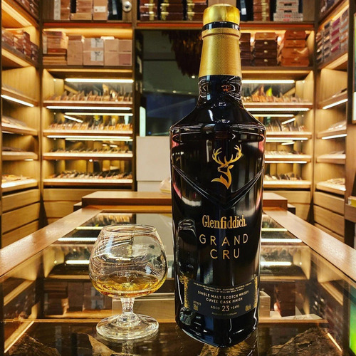 Imagen 7 de 10 de Whisky Glenfiddich Grand Cru 23 Años 700ml En Estuche