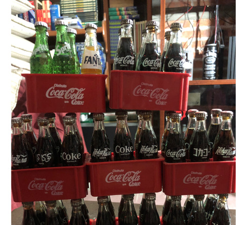 Coca Cola De Varios Países Botella De Vidrio Mini 8 Cm (Usado)