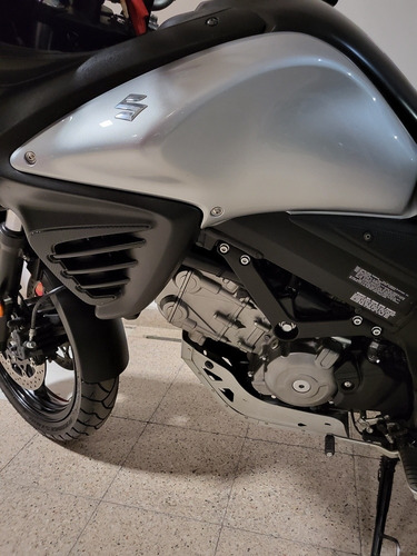 Imagen 10 de 20 de V-strom 650 V -strom U$s 14.500.- Recibo Inferior- Tuamoto