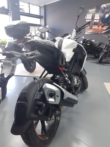 Imagen 3 de 11 de Benelli 180 S