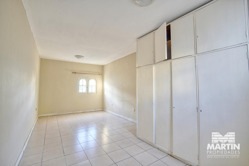 Casa Ph 3 Dptos De 2 Ambientes Cada Uno, Excelente Ubicacion 4 Cuadras De Av.