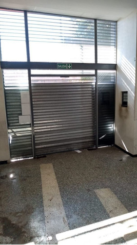 Imagen 4 de 18 de Local En Venta En Lanús Oeste