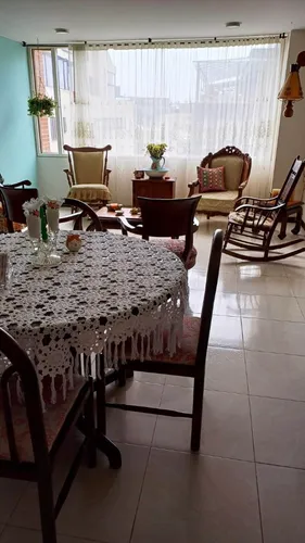 Amplio Apartamento De 2 Alcobas En Santa Paula. 90 M2. Piso 4 Con Ascensor.