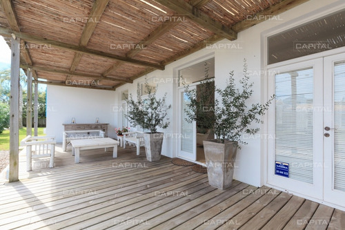 Excelente Casa En Venta En El Pueblo De Jose Ignacio- Ref: 28280