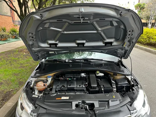 Peugeot 301 1.6 Allure Automático