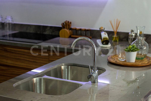 En Venta Departamento En Cancún Av Huayacan C3171