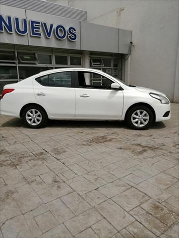 Imagen 2 de 14 de Nissan Versa 2019