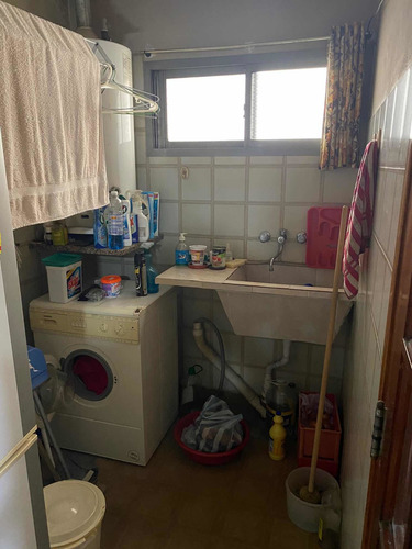 Casa En Banfield Oeste, Excelente Ubicación.
