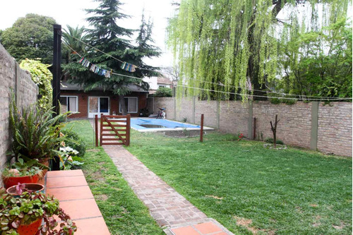 Casa 5 Amb-con Parque- Y Pileta