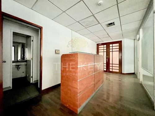 Oficina En Venta En Calle Encomenderos, Barrio El Golf