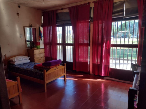 Local - Villa Parque Siquiman