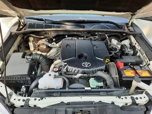 Imagen 10 de 20 de Toyota Hilux 2019 2.8 Cd Srx 177cv 4x4 At
