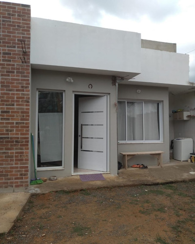 Imagem 1 de 10 de Casa De 62m² Em Terreno De 241m² Muito Espaço Para Construir - Ca00351 - 68587228