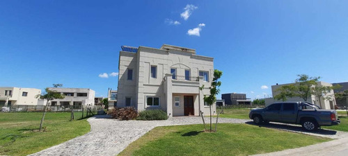 Imagen 1 de 14 de Hermosa Casa En Puertos Acacias