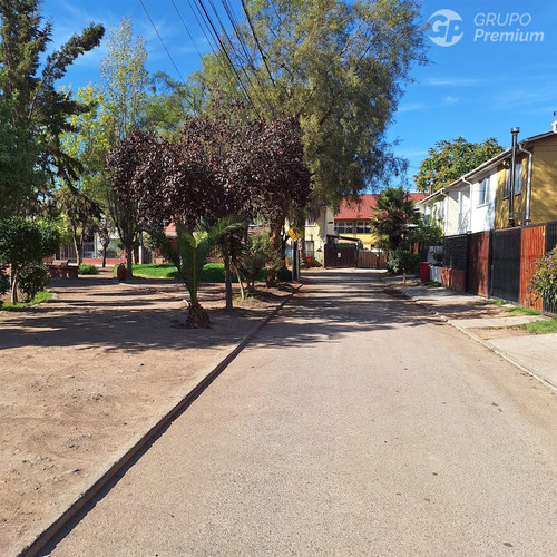 Casa Con Excelente Ubicación En Buin. 3d 1b
