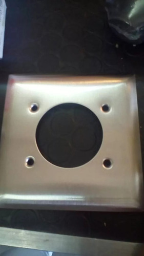 Imagen 3 de 5 de Toma Corriente Trisfasico Para Empotrar 220v Con Tapa