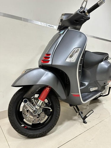 Imagen 8 de 15 de Vespa Super Sport 300 Hpe Automatico Scooter Bbva Tasa 0 %
