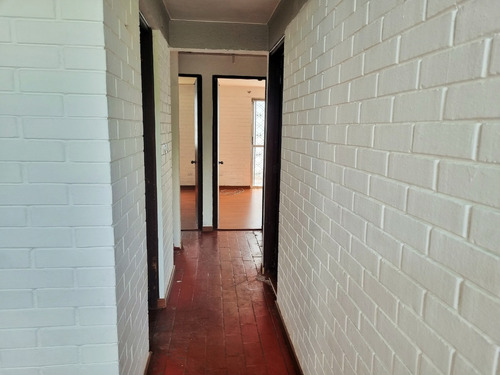 Casa En Primo De Rivera, Metro Santiago De Bueras