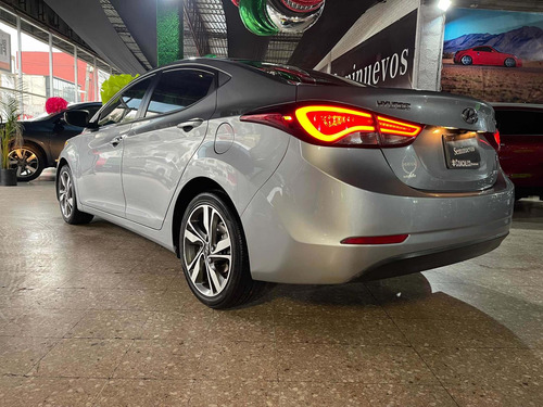 Imagen 6 de 15 de Hyundai Elantra 2015 1.8 Limited Tech At