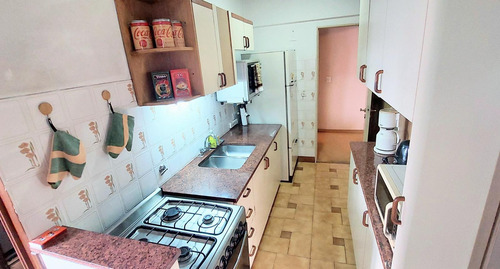 Venta Departamento 4 Ambientes En Flores. Excelente Ubicacion