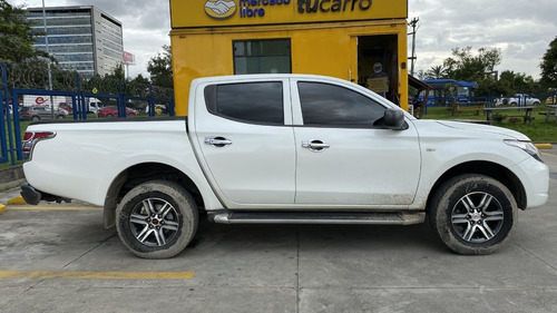 Imagen 8 de 17 de Mitsubishi L200 2.5
