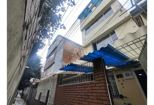 Quiroga: Casa De 3 Pisos + Terraza/ Opción Apartamento Independiente
