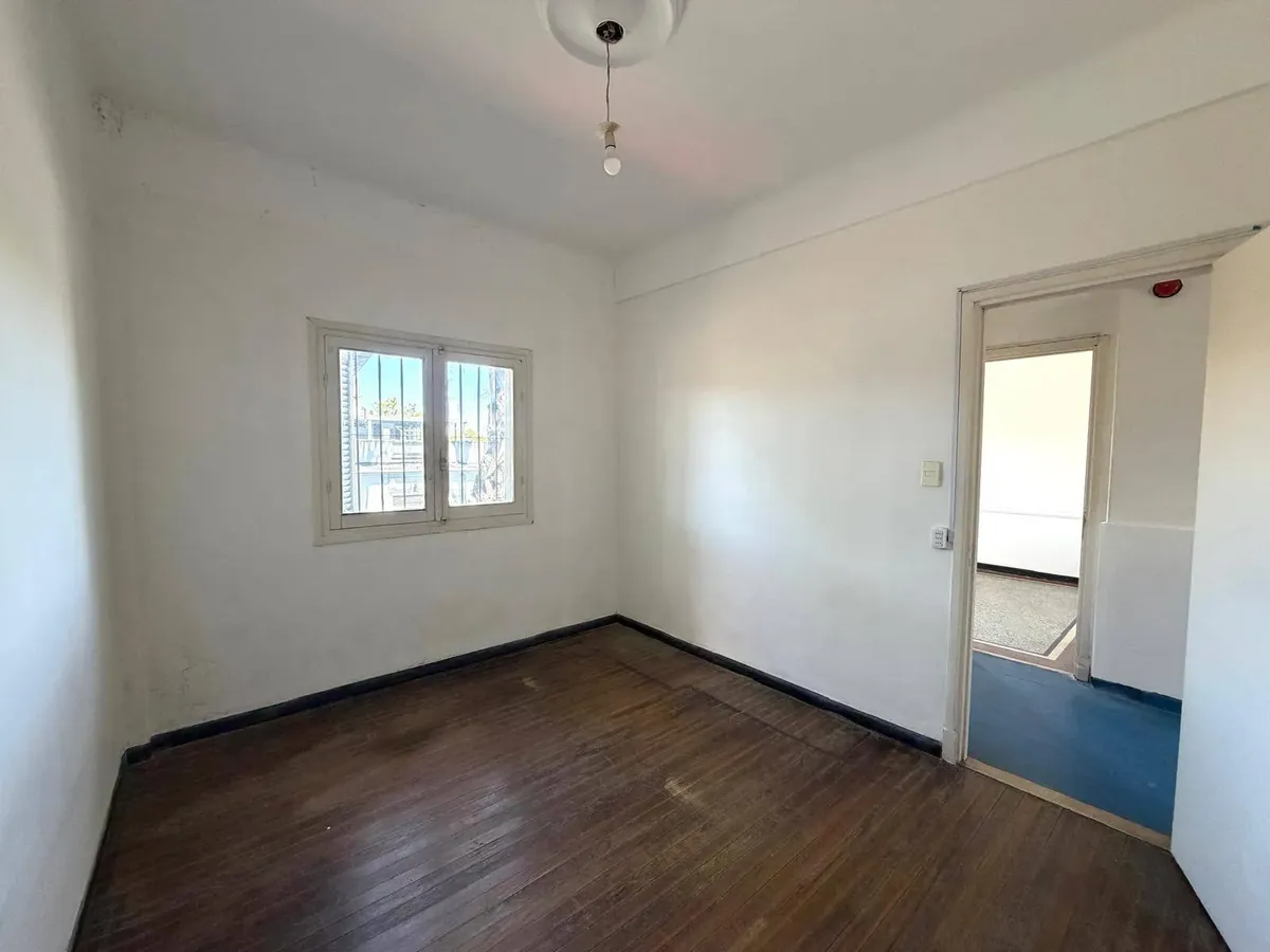 Alquiler De Apartamento En Doctor Martín C. Martínez Con 2 Dormitorios En La Comercial · Foto 4