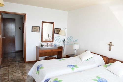 Apartamento En Mansa, 3 Dormitorios *- Ref: 178