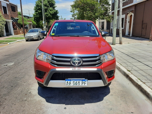 Toyota Hilux 2.8 Cd Sr 177cv 4x4 2017
