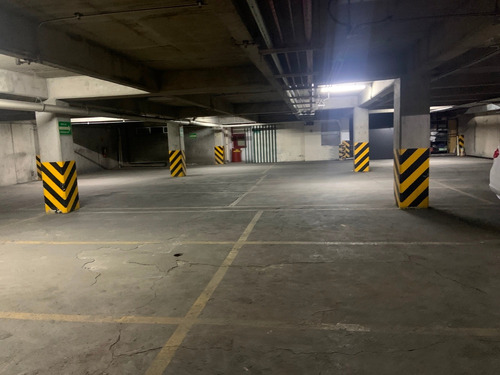 Imagen 14 de 14 de Funcional Edificio Comercial Sobre Lomas Verdes
