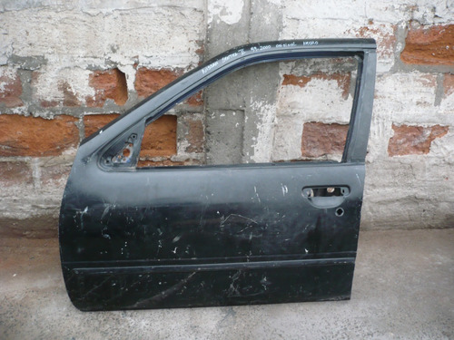 Puerta  Abollada Daños Del Chofer Sentra 2  1999 2000  Lea 