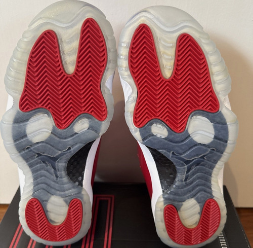 Nike Air Jordan 11 Retro Win Like 96 (Usado)