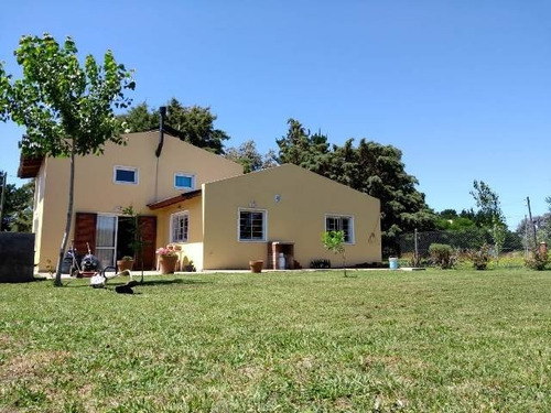 Hermoso Chalet En El Barrio Residencial Las Lomas