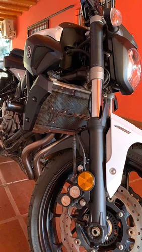 Imagen 6 de 6 de Cubre Radiador Yamaha Mt 07 Moto