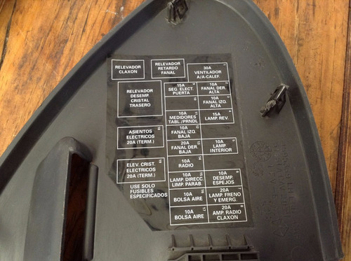 Tapa De Fusibles Lateral Izquierda Cirrus Stratus 95-00 Oem