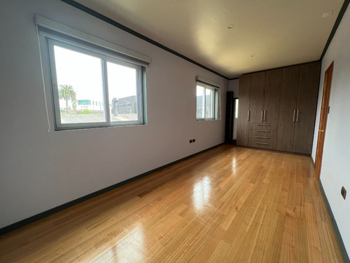 Venta Moderno Townhouse Sector Lomas De San Andrés, Modelo 2