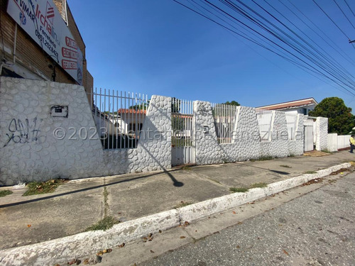 Excelente Casa Comercial En Alquiler Ubicada En Una De Las Principales Avenidas De La Ciudad Barquisimeto Jr