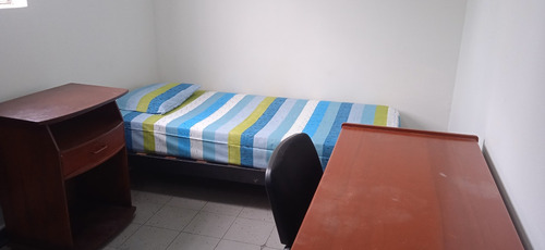 Alquilo Habitación Amoblada Amplia Impecable
