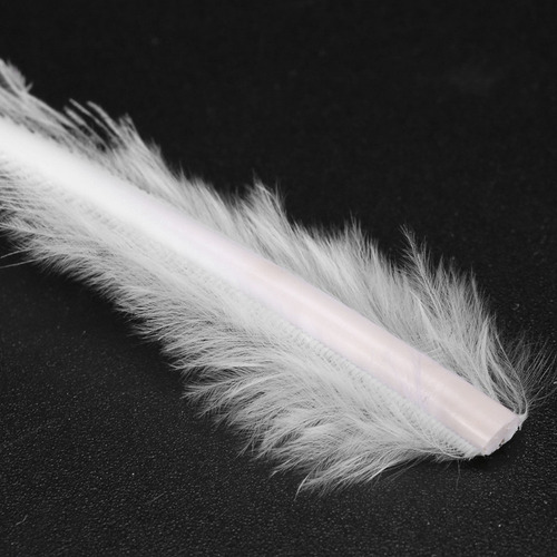 50 Unidades De Plumas De Pavo Real Blancas Naturales En El O