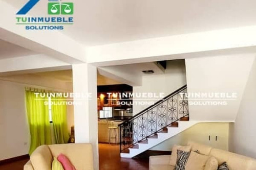 Imagen 3 de 8 de En Venta Cómoda Casa De 4 Habitaciones Y 3 Baños En La Urbanización Playa Grande