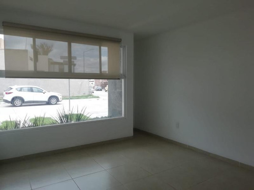 Imagen 3 de 11 de Casa Sola En Renta Villas De Bernalejo