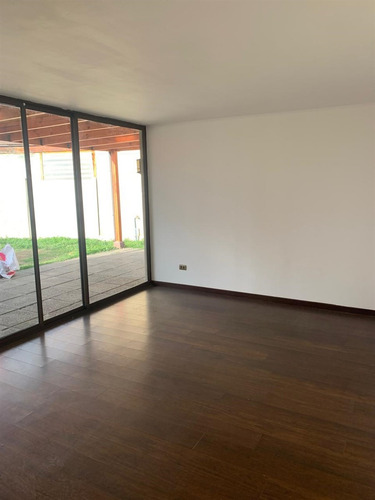 Casa En Arriendo De 3d/3b En Condominio Los Poleros Machalí