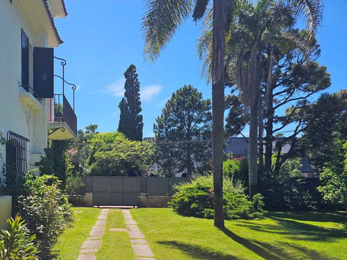 Ideal Empresa! Residencia De Lujo/1203m2/a Pasos De Arocena/barbacoa/calefaccion/carrasco Sur