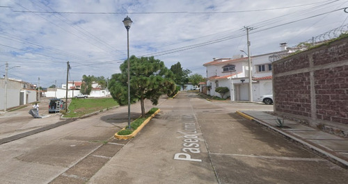 Casa En Remate Bancario En C. Loma Aconcagua, Loma Dorada, Durango, Durango (60% Descuento, Única Oportunidad, Sólo Pago De Contado En 2 Cuotas) ¡gran Oportunidad De Inversión! - Sk12