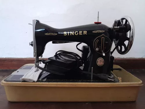 Maquina coser eléctrica SINGER tipo valija (parte de madera a restaurar) –  Inmobiliaria Versacci