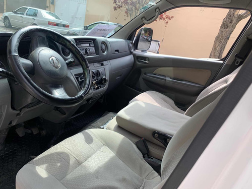 Nissan Urvan 2.5 15 Pas Amplia Aa Mt